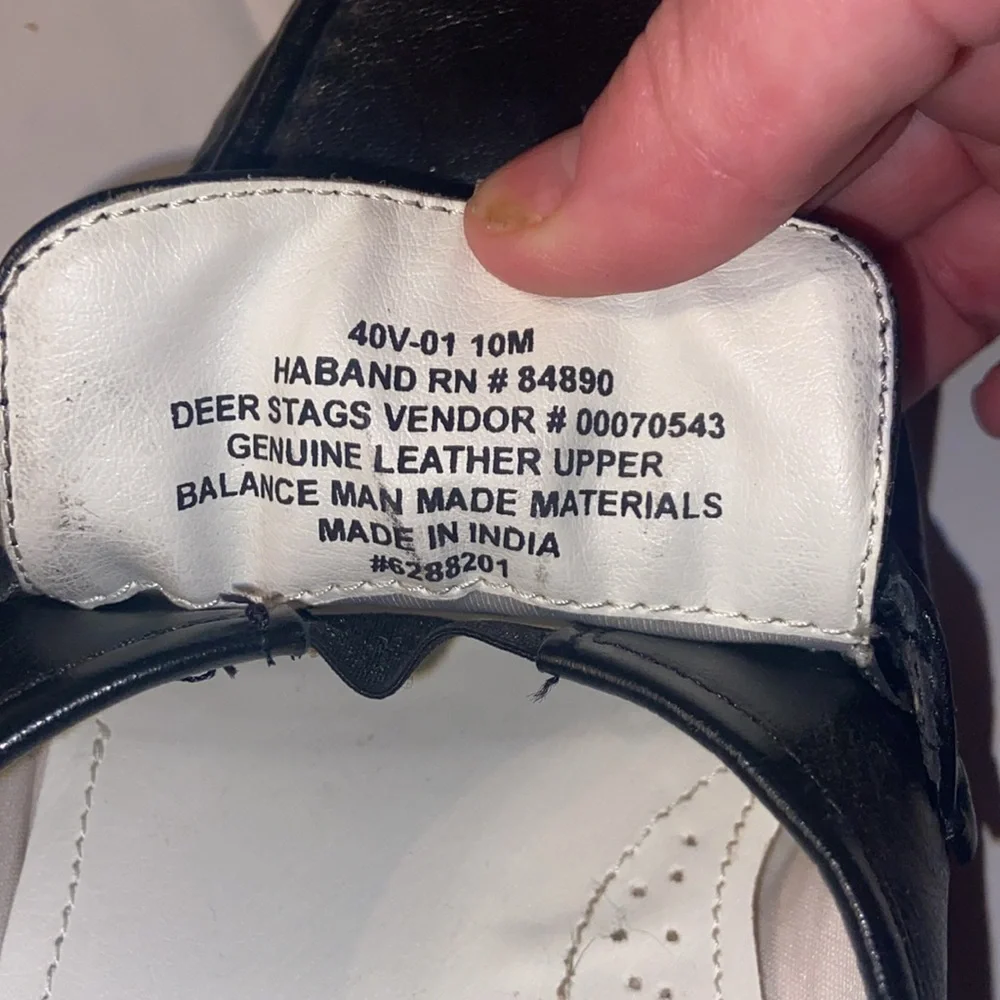 Black leather loafers by Deer Stags comfort footwear size 10M